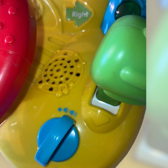 VTech Turn and Learn Driver Play Car with 60+ songs, melodies, sounds and phrase - Picture 7 of 10